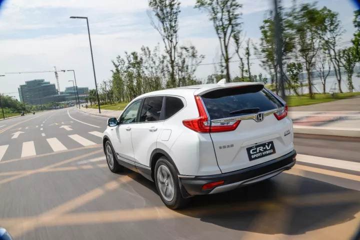 全新一代CR-V 銳?混動領(lǐng)銜，東風Honda榮耀亮相武漢車展